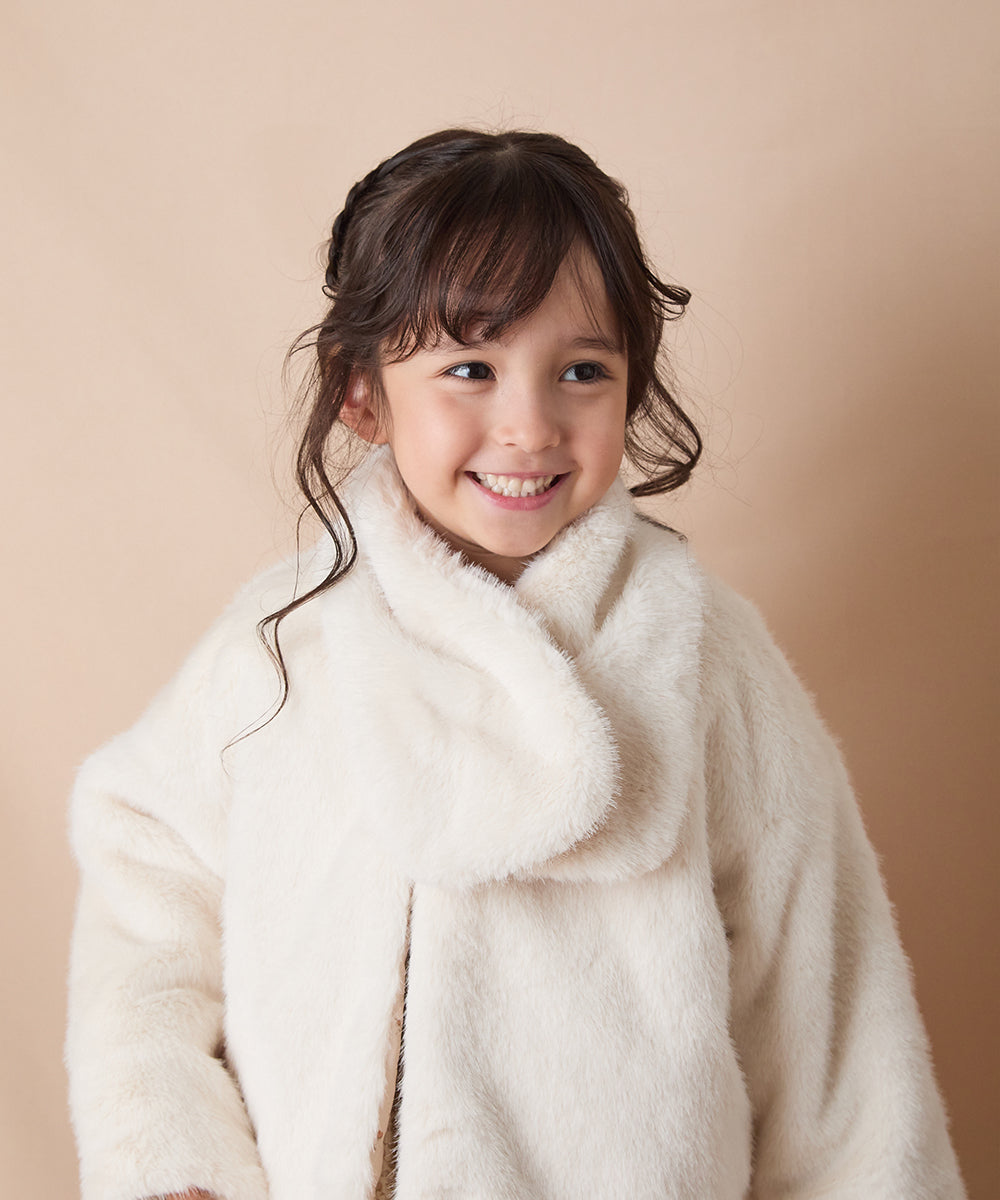 ティペット付きフェイクファーコート