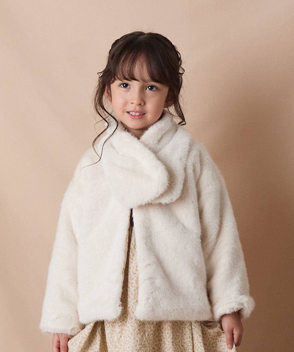 ティペット付きフェイクファーコート