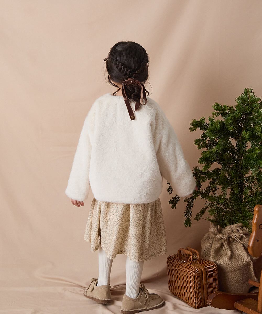 ティペット付きフェイクファーコート