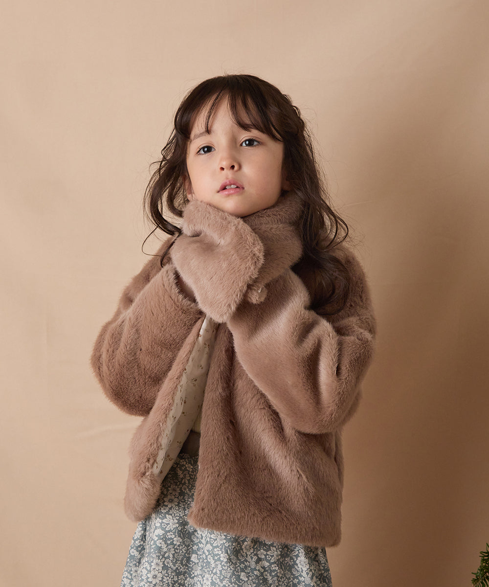 ティペット付きフェイクファーコート