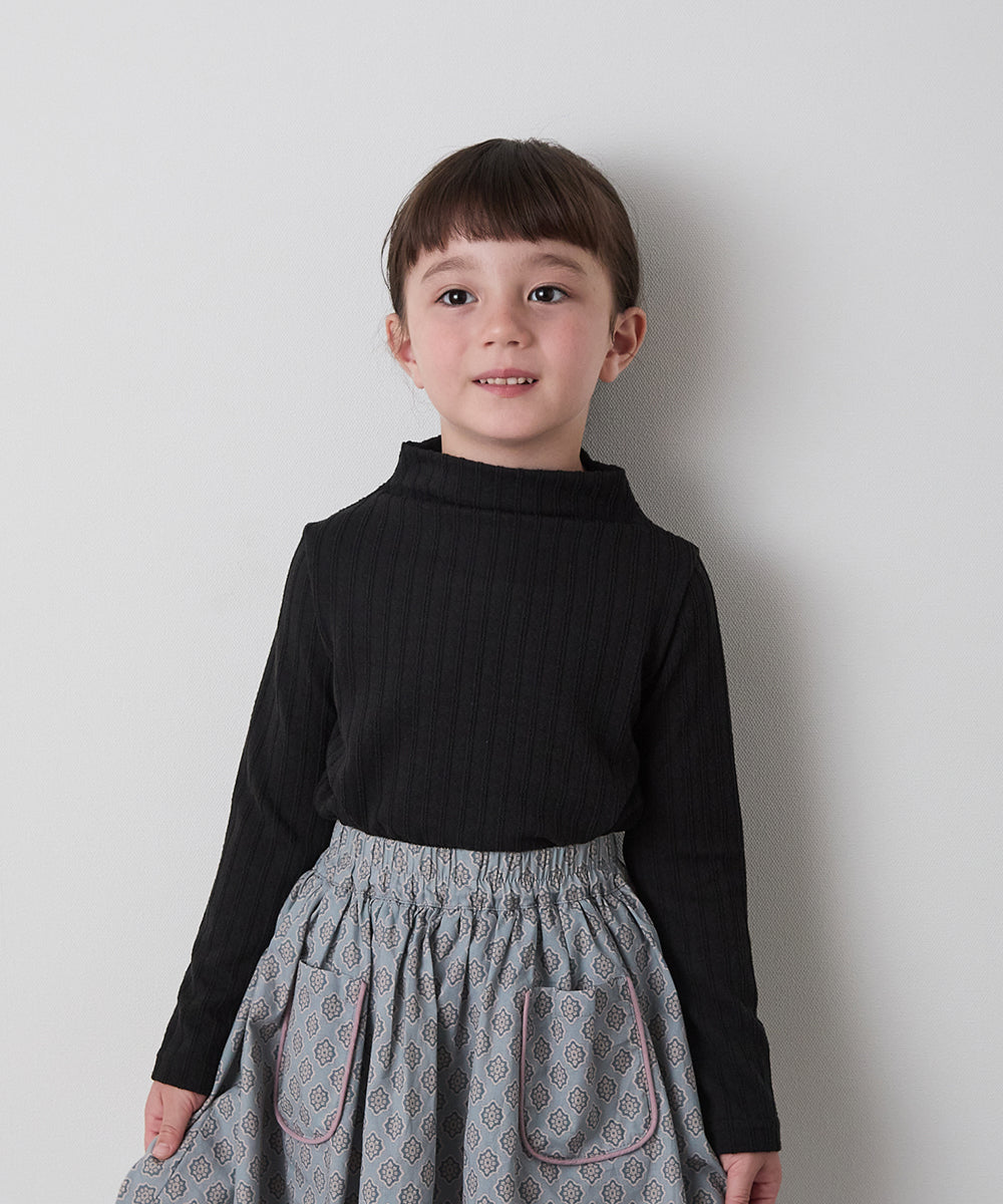 ジャガード柄シームレスハイネックプルオーバー