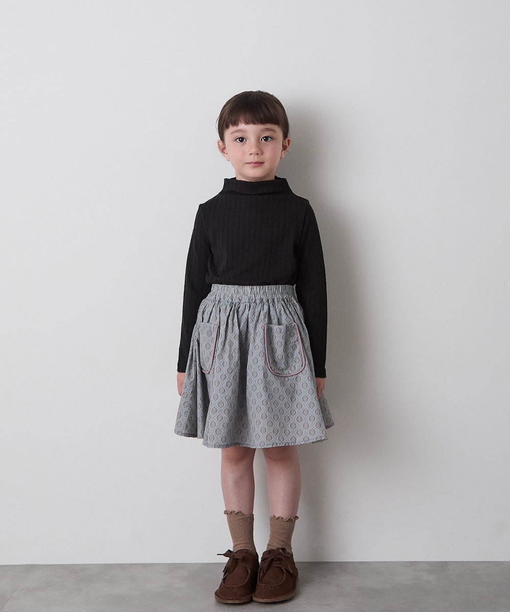 ジャガード柄シームレスハイネックプルオーバー