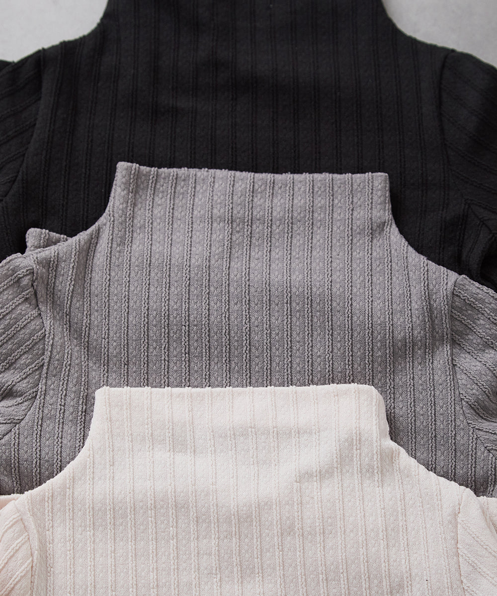 ジャガード柄シームレスハイネックプルオーバー