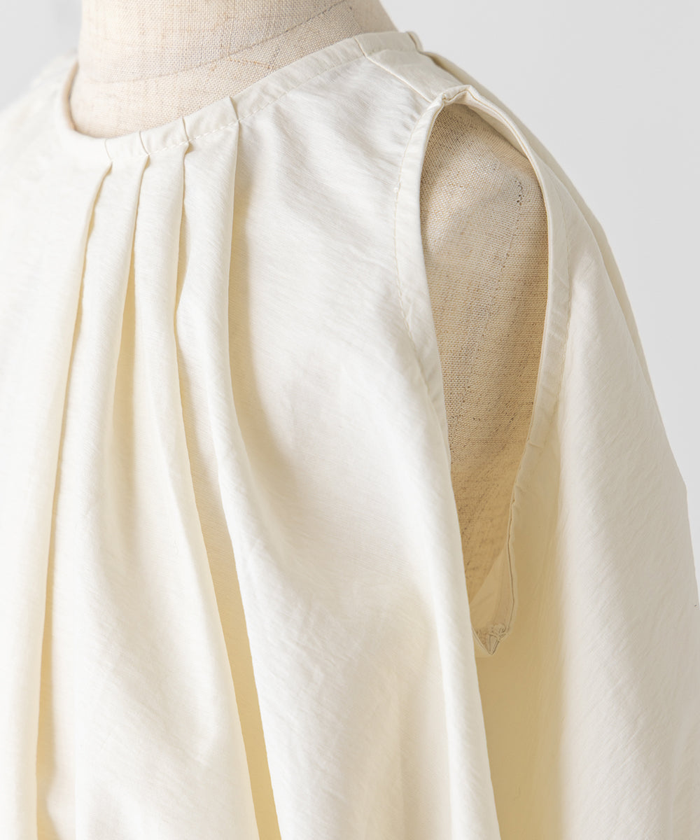 立体シルエットワンピース