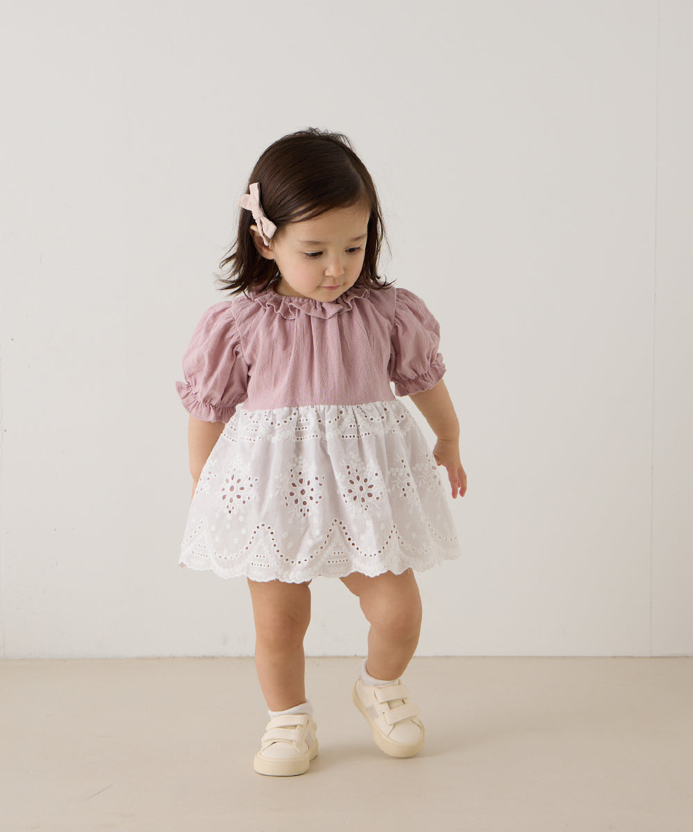 【リンク】スカラップレースエプロンベビーロンパース