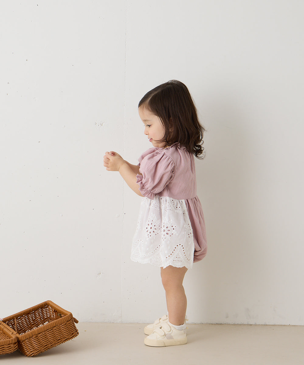 【リンク】スカラップレースエプロンベビーロンパース