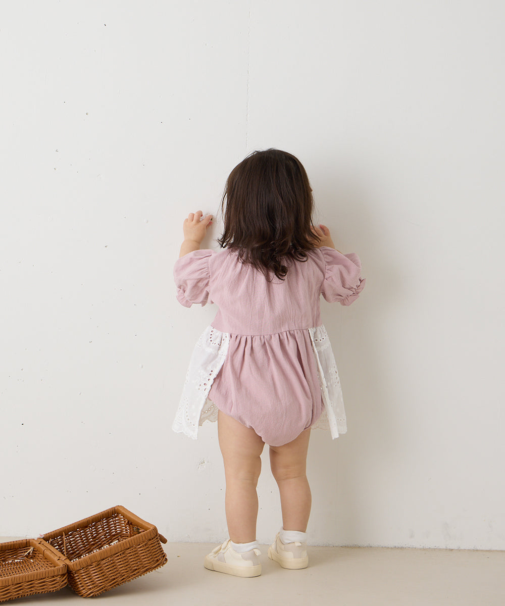 【リンク】スカラップレースエプロンベビーロンパース