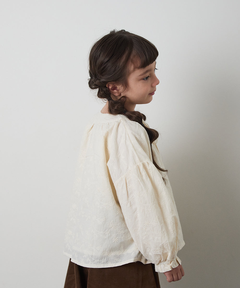 フロントリボンレースブラウス