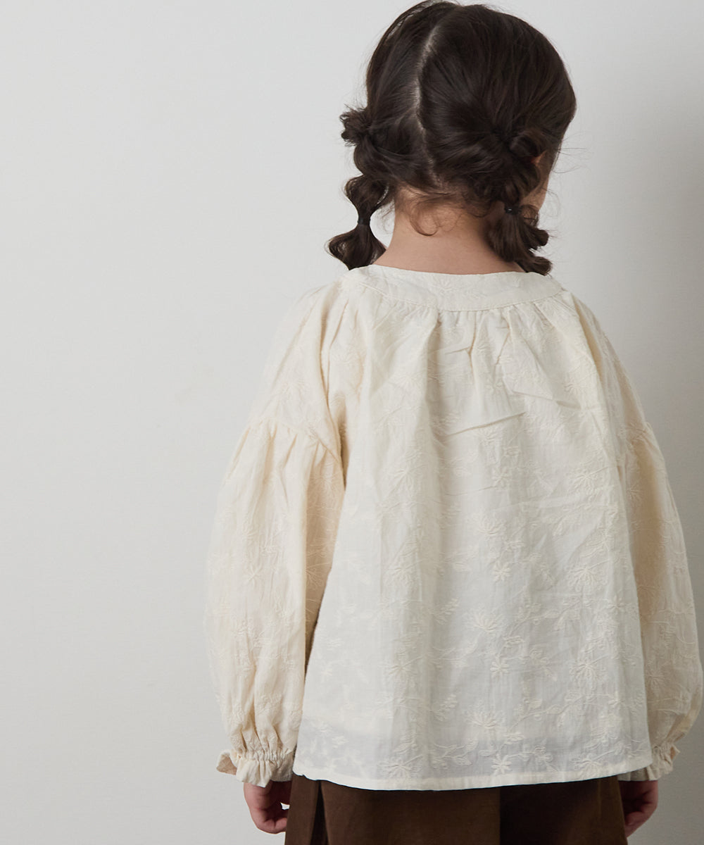 フロントリボンレースブラウス