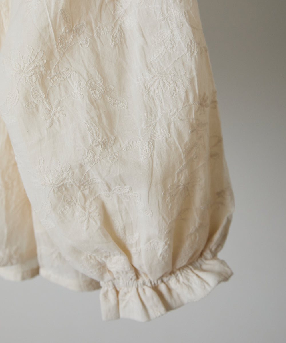 フロントリボンレースブラウス