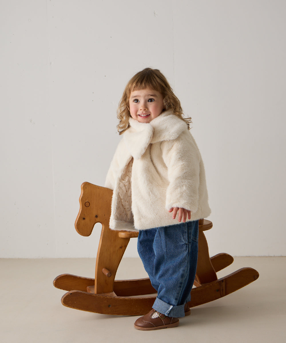 ティペット付きフェイクファーコート