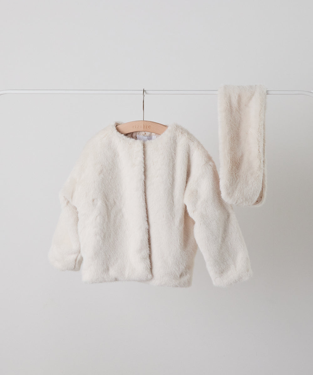 ティペット付きフェイクファーコート