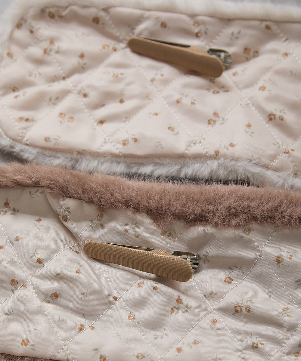 ティペット付きフェイクファーコート