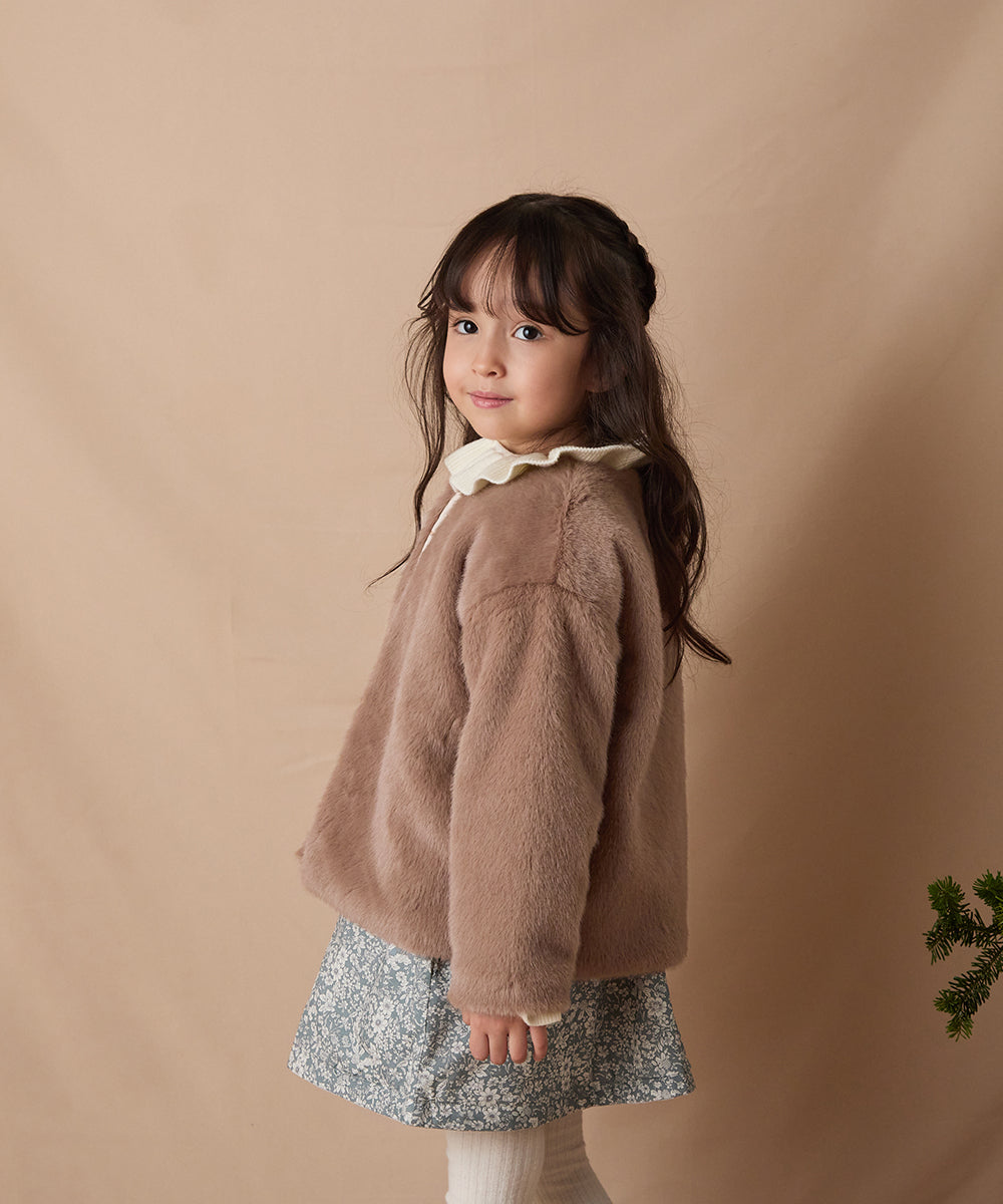 ティペット付きフェイクファーコート