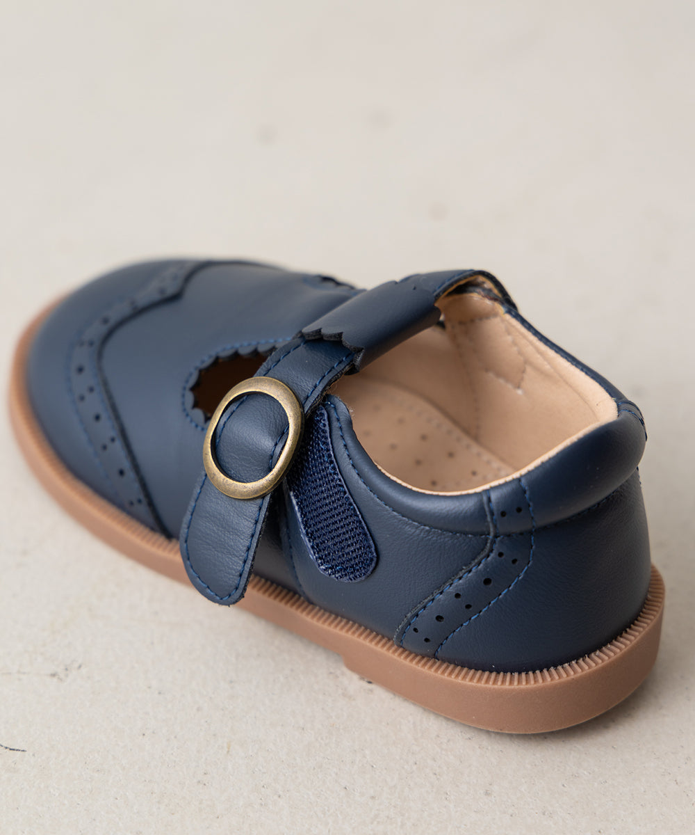 ウィングチップラウンドトゥシューズ (NAVY)