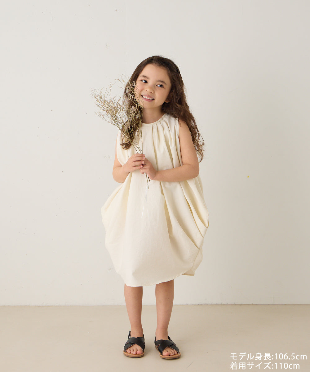 立体シルエットワンピース