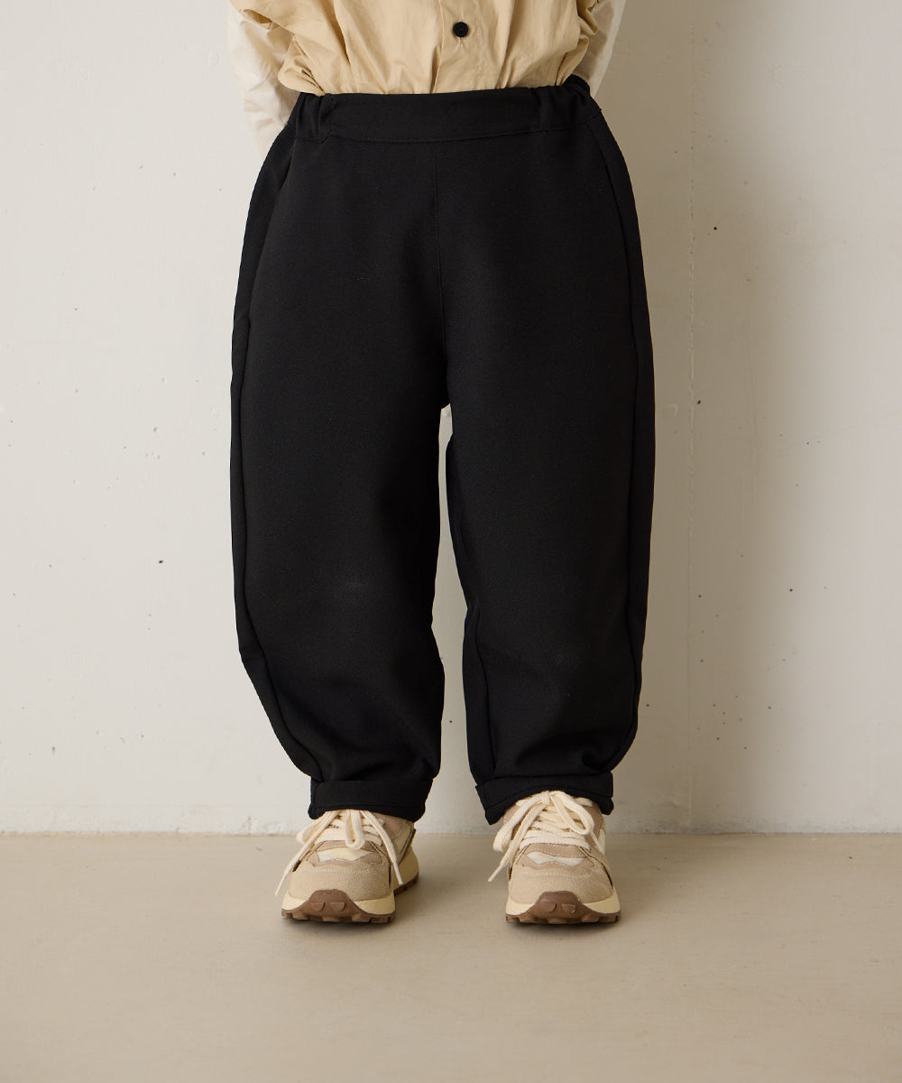 カーブパンツ