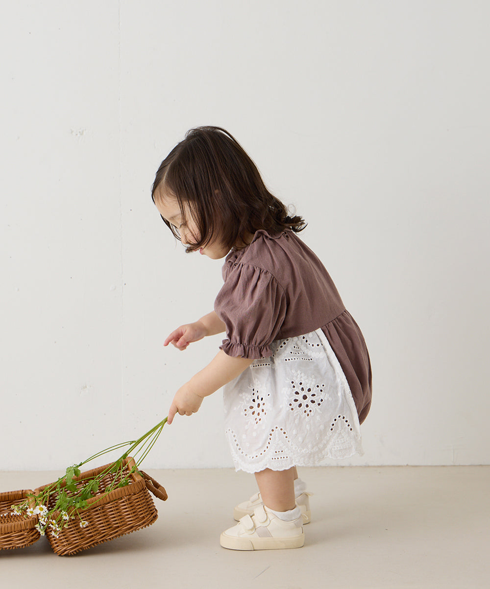 【リンク】スカラップレースエプロンベビーロンパース