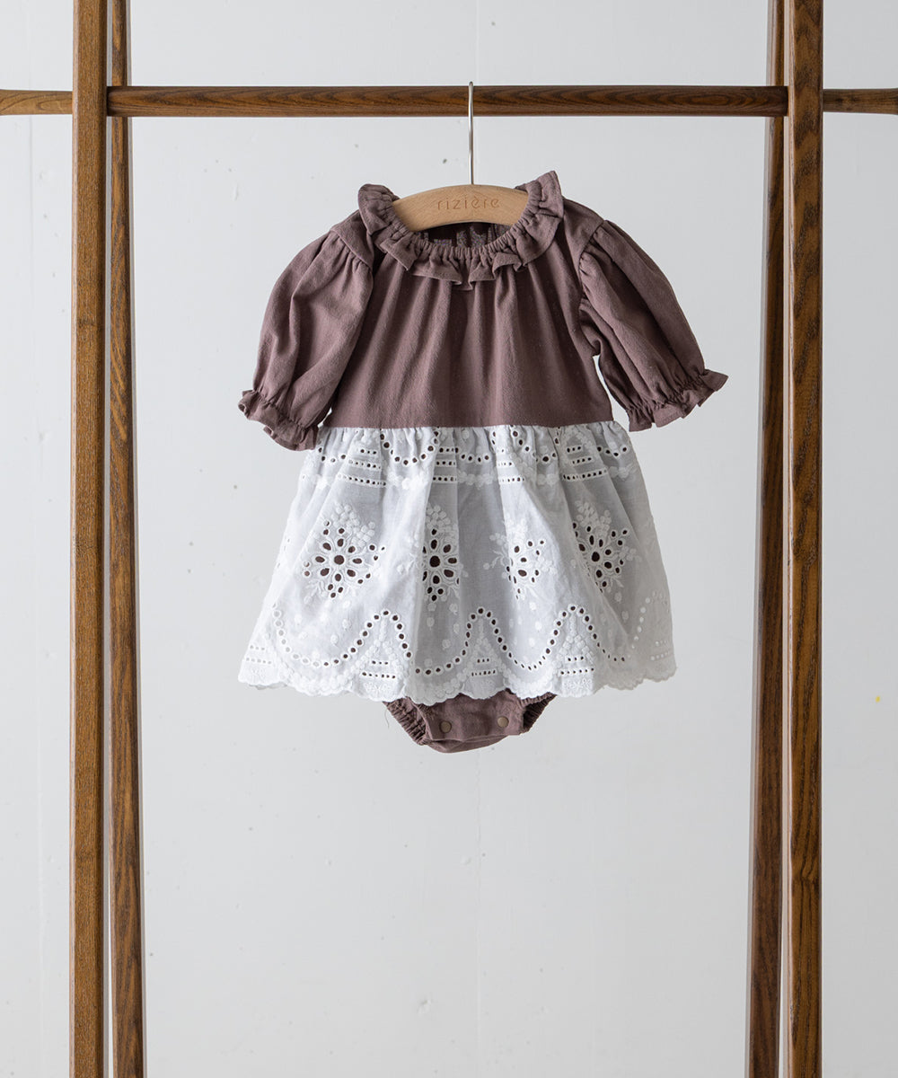 【リンク】スカラップレースエプロンベビーロンパース